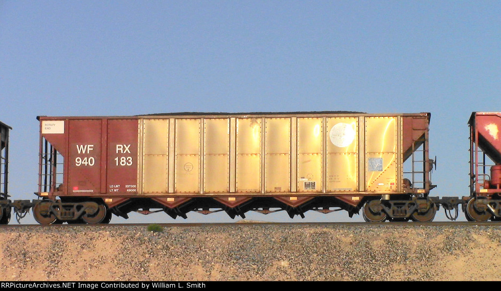 WB Unit Loaded Hooper Frt at Erie NV W-Pshr -42